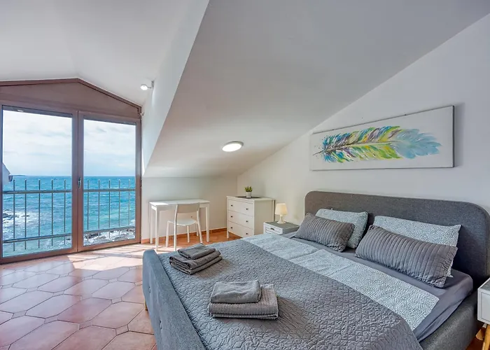 Cuvi Beach Apartments